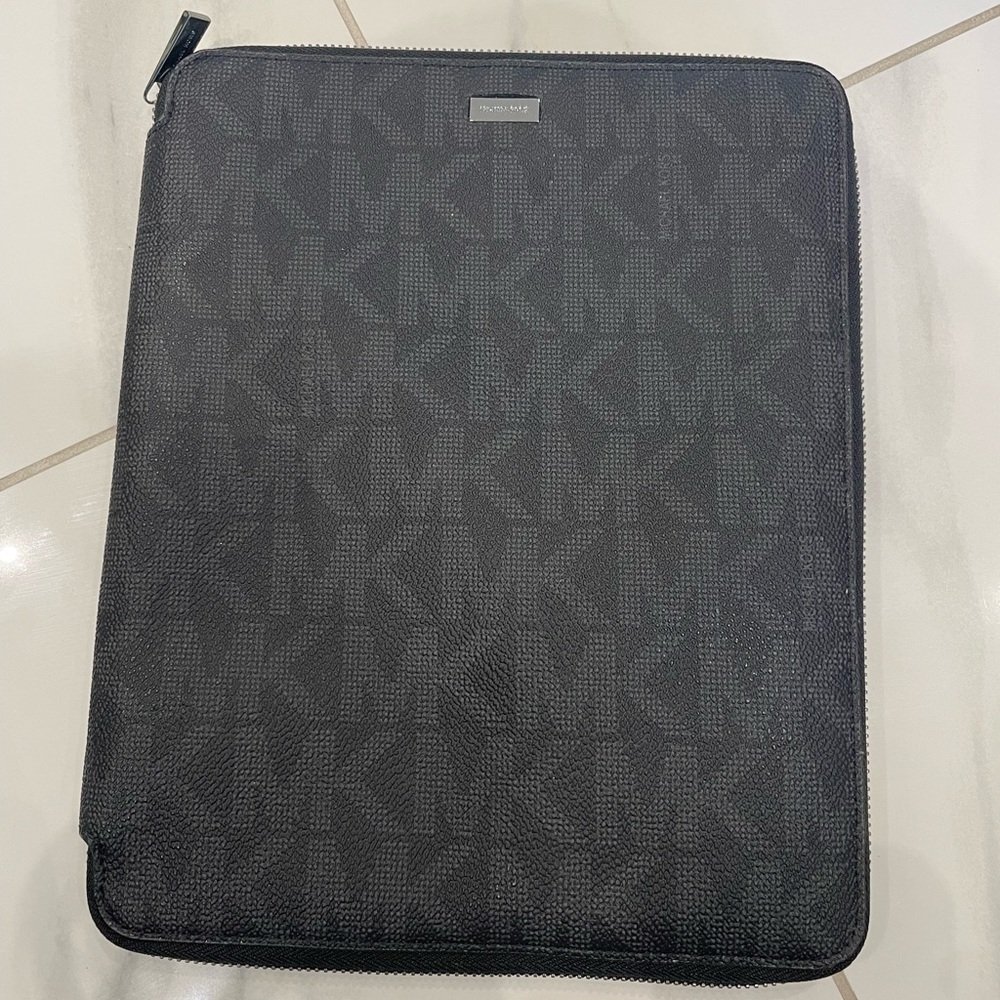 Michael Kors gray/black tablet/iPad case